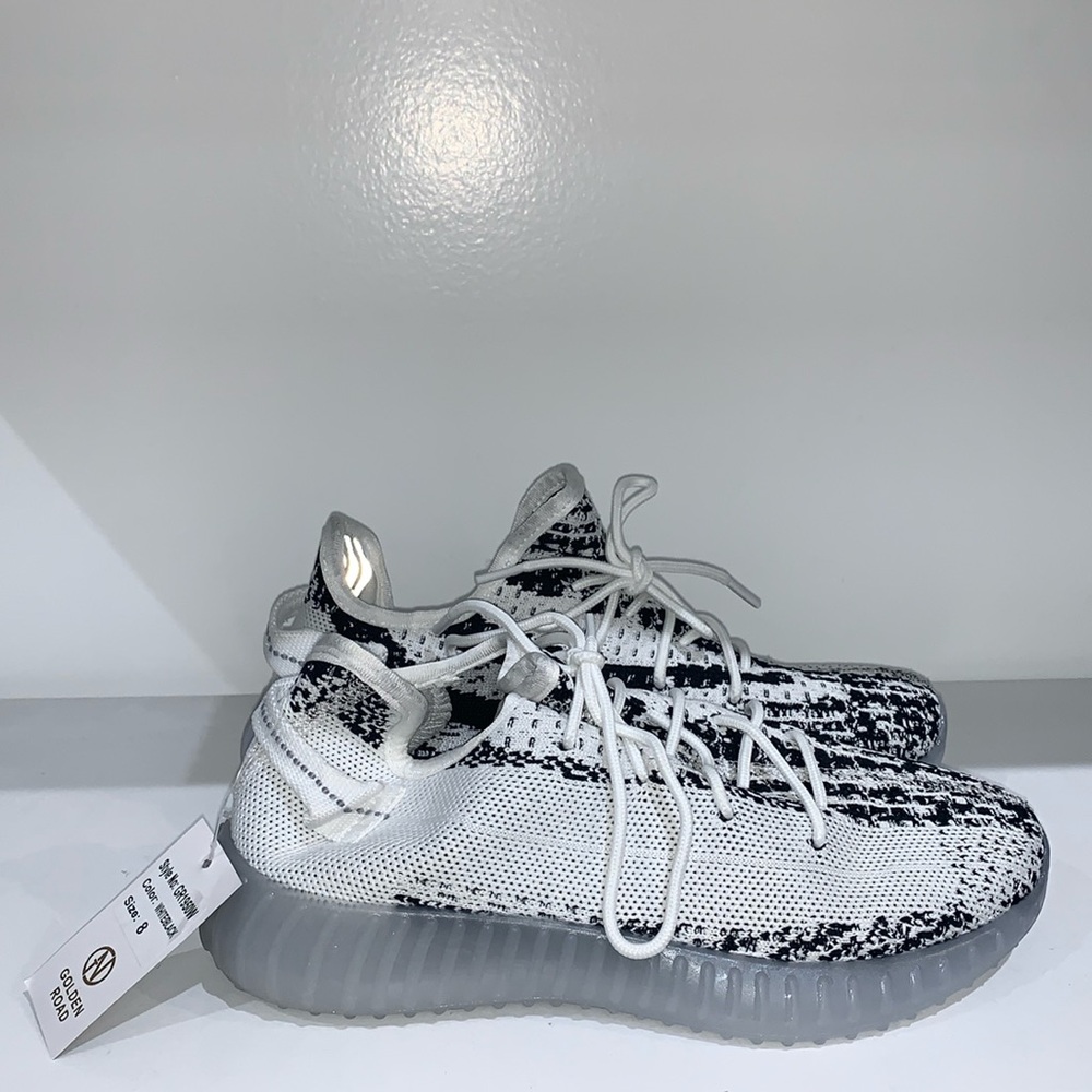 WHITE/BLACK SNEAKERS